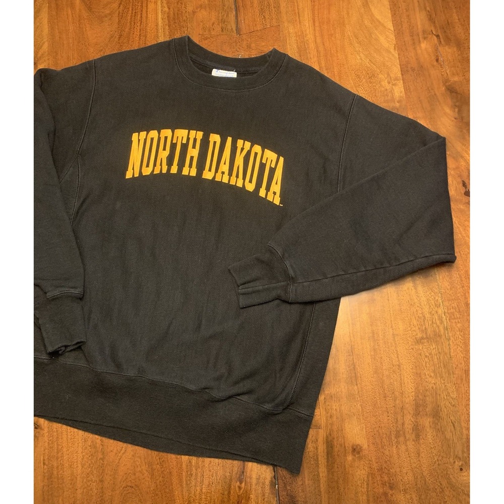 Vintage North Dakota Champion Reverse Weave Sweatshirt Mens M University NCAA
